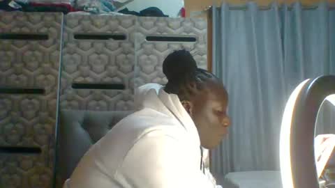 Snapshot of ladyblossoms19 chatting on 07.05.26 lindah32 online show from 07.05.26