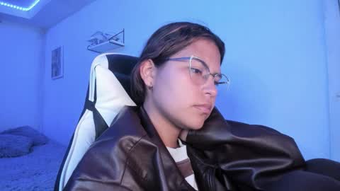 Snapshot of ladybrown_16 chatting on 02.13.26 Lady online show from 02.13.26