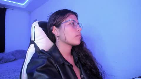 Snapshot of ladybrown_16 chatting on 02.15.26 Lady online show from 02.15.26