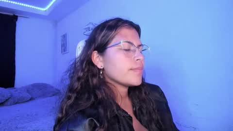 Snapshot of ladybrown_16 chatting on 02.15.26 Lady online show from 02.15.26