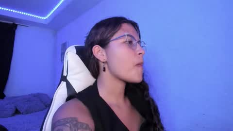 Snapshot of ladybrown_16 chatting on 02.19.26 Lady online show from 02.19.26