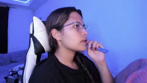 Snapshot of ladybrown_16 chatting on 02.27.26 Lady online show from 02.27.26