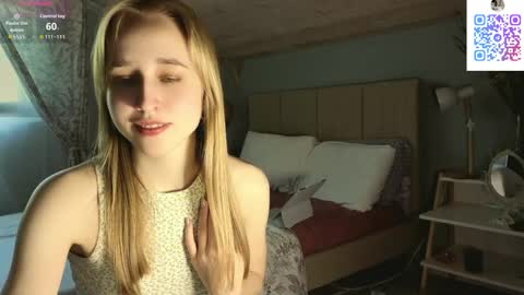 Snapshot of ladyevee chatting on 06.08.26 MiaPvt open online show from 06.08.26