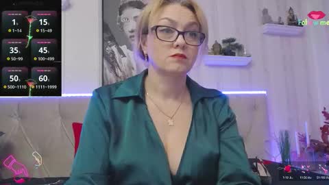  Lady Jeen    Back on Sunday 8th of December online show from 10.12.25