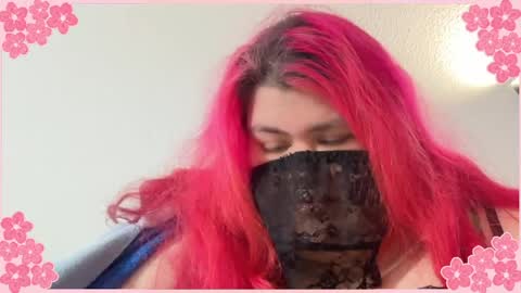 Snapshot of ladykitsunebig chatting on 05.12.26 ladykitsunebig online show from 05.12.26