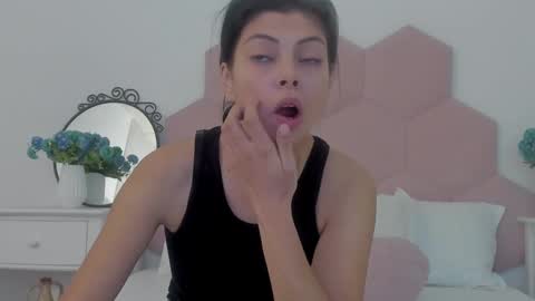 Snapshot of ladyliia chatting on 01.11.25 Lia online show from 01.11.25