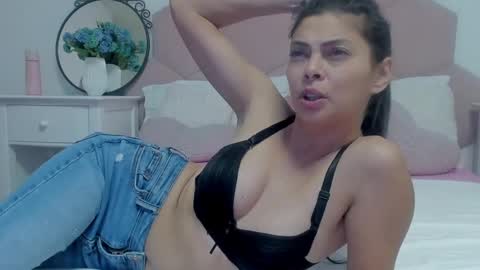 Snapshot of ladyliia chatting on 01.14.25 Lia online show from 01.14.25