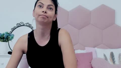 Snapshot of ladyliia chatting on 01.28.25 Lia online show from 01.28.25