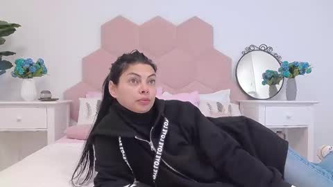 Snapshot of ladyliia chatting on 02.18.25 Lia online show from 02.18.25