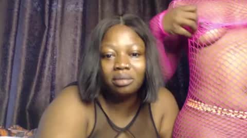 Snapshot of ladylilasexy chatting on 04.25.26 sexylila online show from 04.25.26