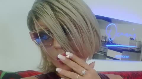 Snapshot of ladyoxana chatting on 04.25.26 Oxana online show from 04.25.26