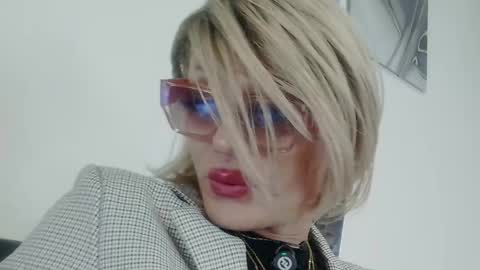 Snapshot of ladyoxana chatting on 05.05.26 Oxana online show from 05.05.26
