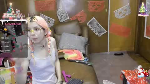 Skinnygirl online show from 02.12.25