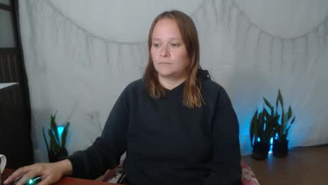  paola and a guest lol    online show from 02.25.26