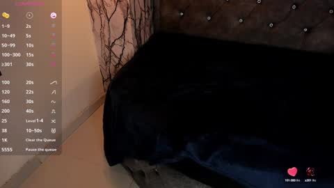 Snapshot of laia_miller_ chatting on 12.16.24 Laia online show from 12.16.24