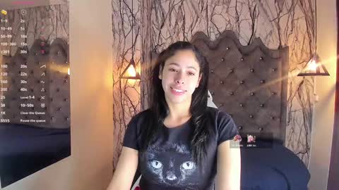 Snapshot of laia_miller_ chatting on 01.02.25 Laia online show from 01.02.25