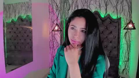 Snapshot of laia_miller_ chatting on 02.24.25 Laia online show from 02.24.25