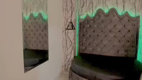 Snapshot of laia_miller_ chatting on 03.06.25 Laia online show from 03.06.25