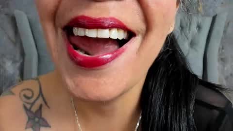 Lailacastillo online show from 11.06.25