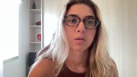 Snapshot of lailayourangel chatting on 12.19.25 lailayourangel online show from 12.19.25