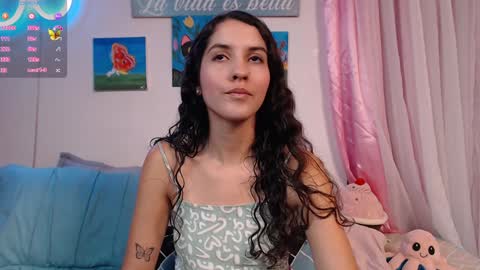 Snapshot of lailypink chatting on 12.15.24 samanta online show from 12.15.24