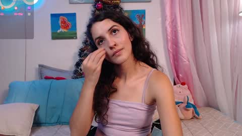 Snapshot of lailypink chatting on 12.28.24 samanta online show from 12.28.24