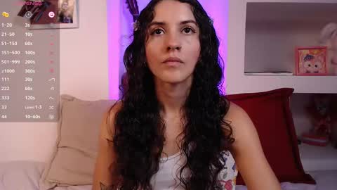 Snapshot of lailypink chatting on 10.02.25 samanta online show from 10.02.25