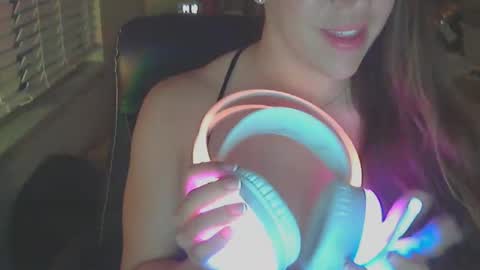 Snapshot of laineylifts chatting on 03.22.26 Lainey online show from 03.22.26