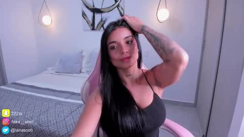 Snapshot of laira_scott chatting on 02.17.25 Laira online show from 02.17.25