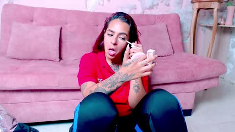 Snapshot of laisy_fox chatting on 02.04.25 Laisy fox online show from 02.04.25