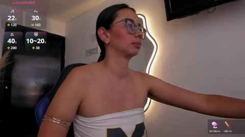 Snapshot of lakshmi_rai chatting on 05.29.26 lakshmi_rai online show from 05.29.26