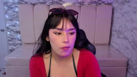 Snapshot of laksmy_v chatting on 12.17.25 Hi Stream 800am to 200pm online show from 12.17.25