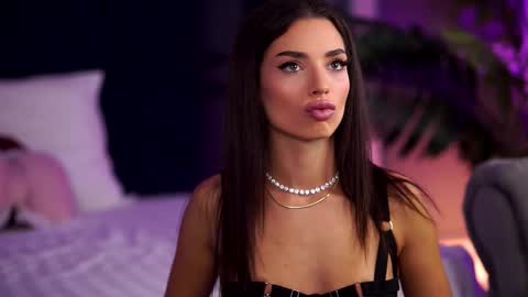 Snapshot of lalaroze chatting on 09.21.25 Lala online show from 09.21.25