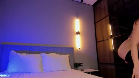 Ellina online show from 11.17.25