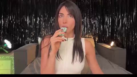 Ellina online show from 01.10.26