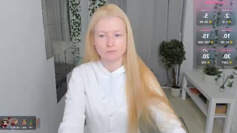 Snapshot of laly_peach chatting on 07.21.26 Laly online show from 07.21.26