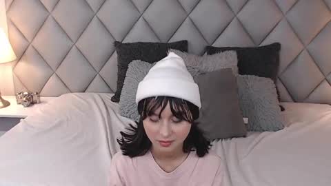 Laly Castro online show from 02.05.25