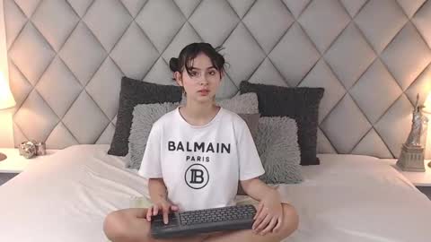 Laly Castro online show from 02.08.25