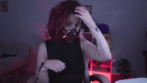 just call me Lana  and her security online show from 02.07.25