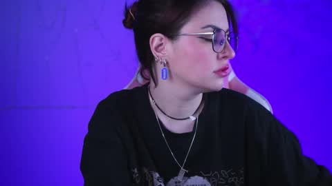 just call me Lana  and her security online show from 02.28.25