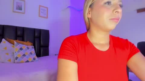 Snapshot of lana__rosse chatting on 05.20.26 Lana online show from 05.20.26