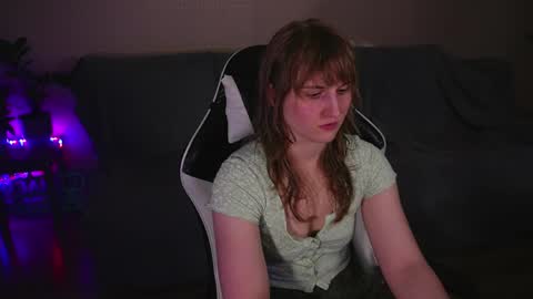 Snapshot of lana_del_kay chatting on 04.04.26 Kay online show from 04.04.26