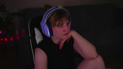 Snapshot of lana_del_kay chatting on 05.05.26 Kay online show from 05.05.26