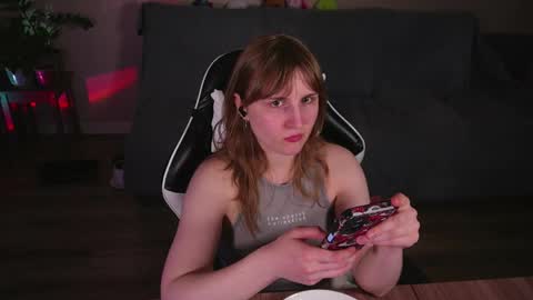 Snapshot of lana_del_kay chatting on 05.23.26 Kay online show from 05.23.26