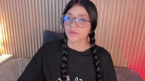 ... .          . ... online show from 11.10.25