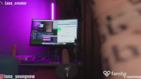 Snapshot of lana_fit chatting on 01.29.25 f online show from 01.29.25