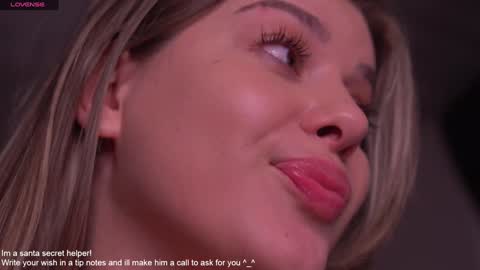 Alana online show from 12.26.24