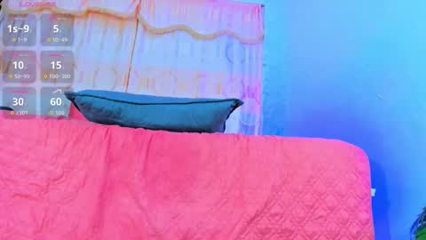 Snapshot of lanaa_paul1 chatting on 10.17.25 emma online show from 10.17.25