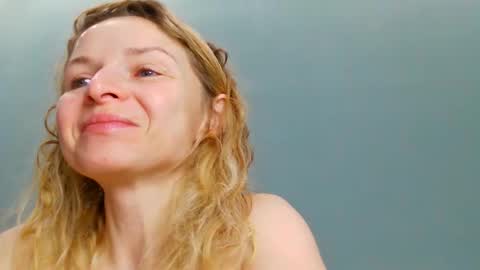 Lana online show from 09.21.25