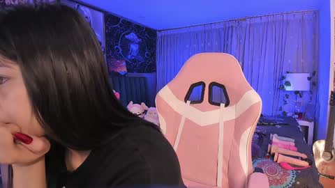 Snapshot of lanakyutt chatting on 01.23.25 L A N A online show from 01.23.25